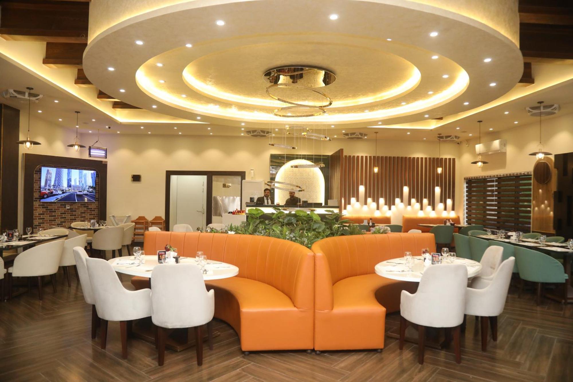Swarg Hotel Sahiwal Екстер'єр фото